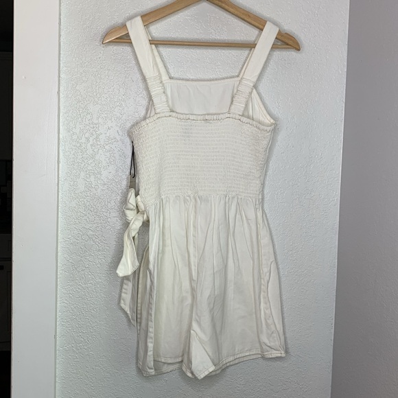 New Sincerely Jules white apron romper dress smocked back pockets size small - Picture 2 of 5
